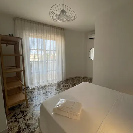 Titanya - Di Galatea Bed & Breakfast *